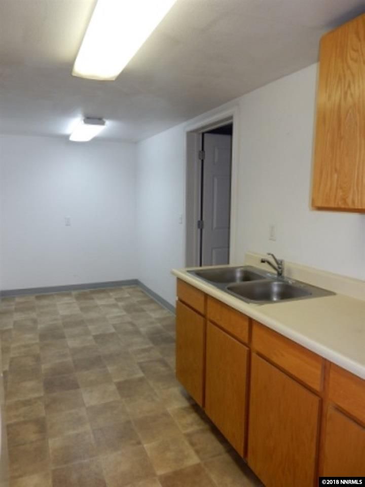 10 E 6th St, Battle Mountain, NV 89820